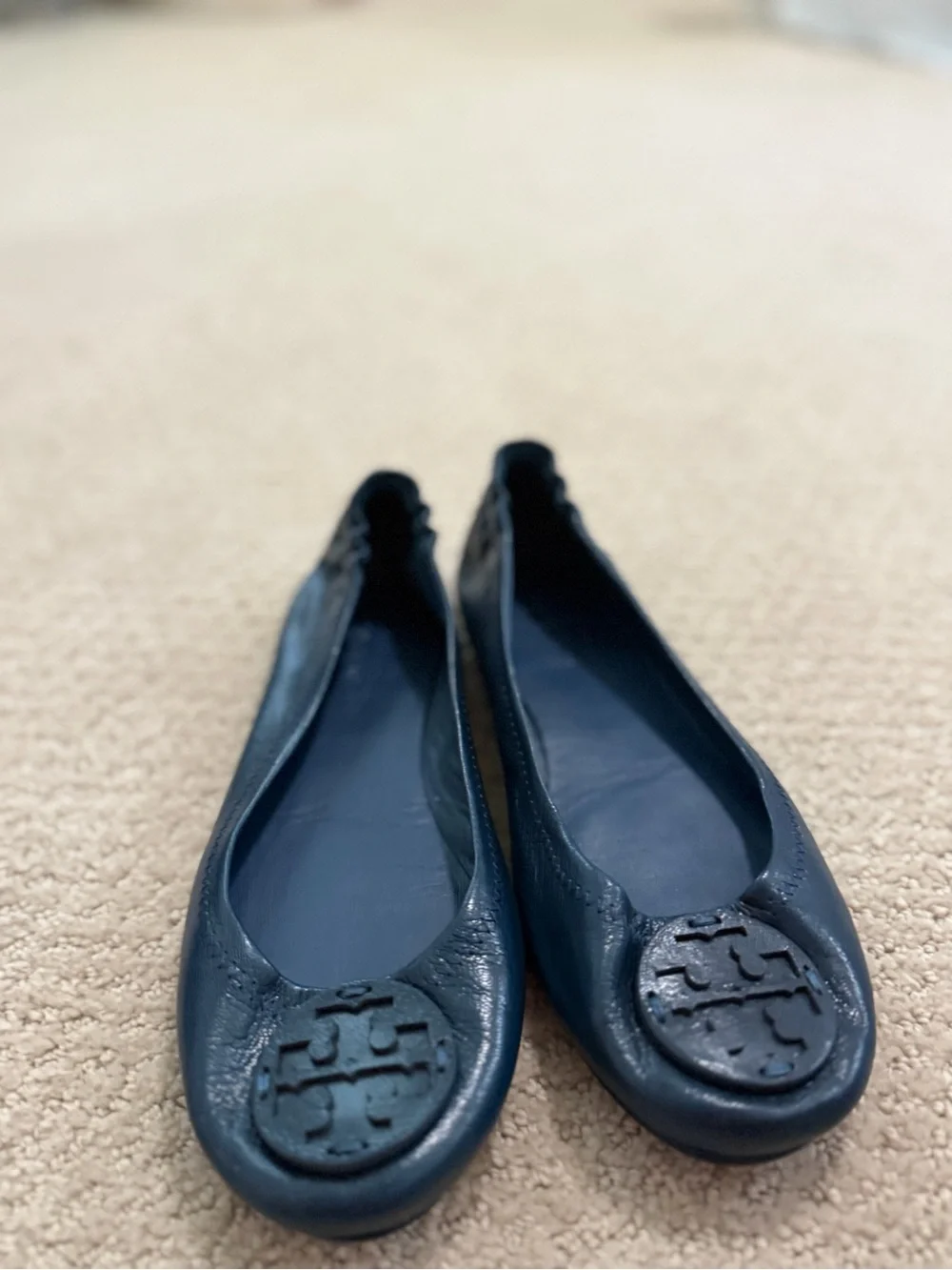 Tory Burch Navy Blue Leather Ballet Flats Logo Medallion Elastic Womens 5